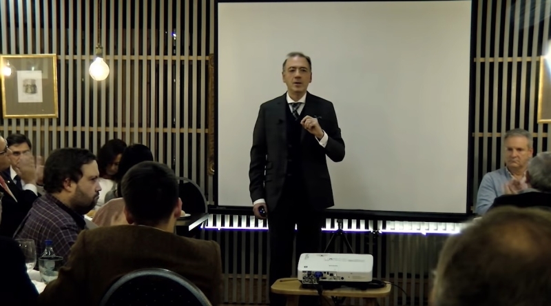 «Não tenhais medo: não é pecado desejar o enterro do 25 de Abril»