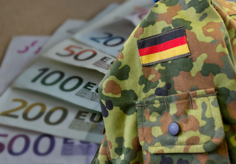 Alemanha negoceia dívida de quase um trilião de euros para as Forças Armadas