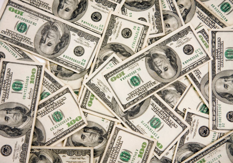 EUA: Mais de dois mil milhões de dólares para promover a propaganda neomarxista. O senador Ted Cruz revela detalhes.